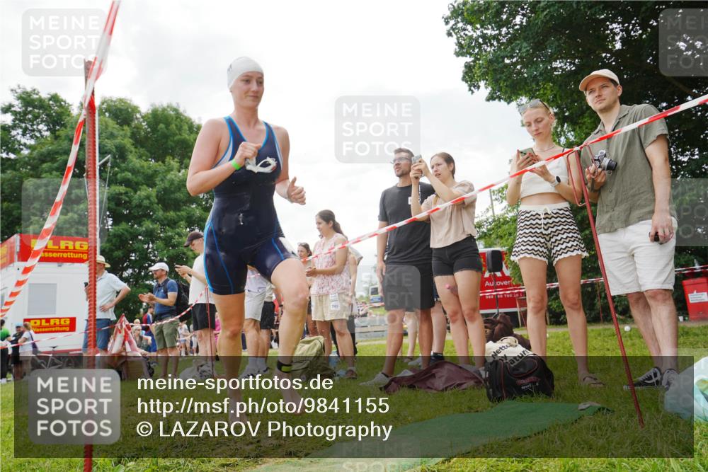 21.06.2026 - 29. Vierlanden-Triathlon LAZAROV Photography http://msf.ph/oto/9841155 21.06.2026 11:20:04 Schwimmen 827, 901 meine-sportfotos.de