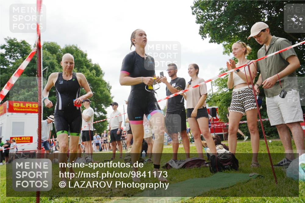 21.06.2026 - 29. Vierlanden-Triathlon LAZAROV Photography http://msf.ph/oto/9841173 21.06.2026 11:22:38 Schwimmen 841, 848, 873, 899, 906 meine-sportfotos.de
