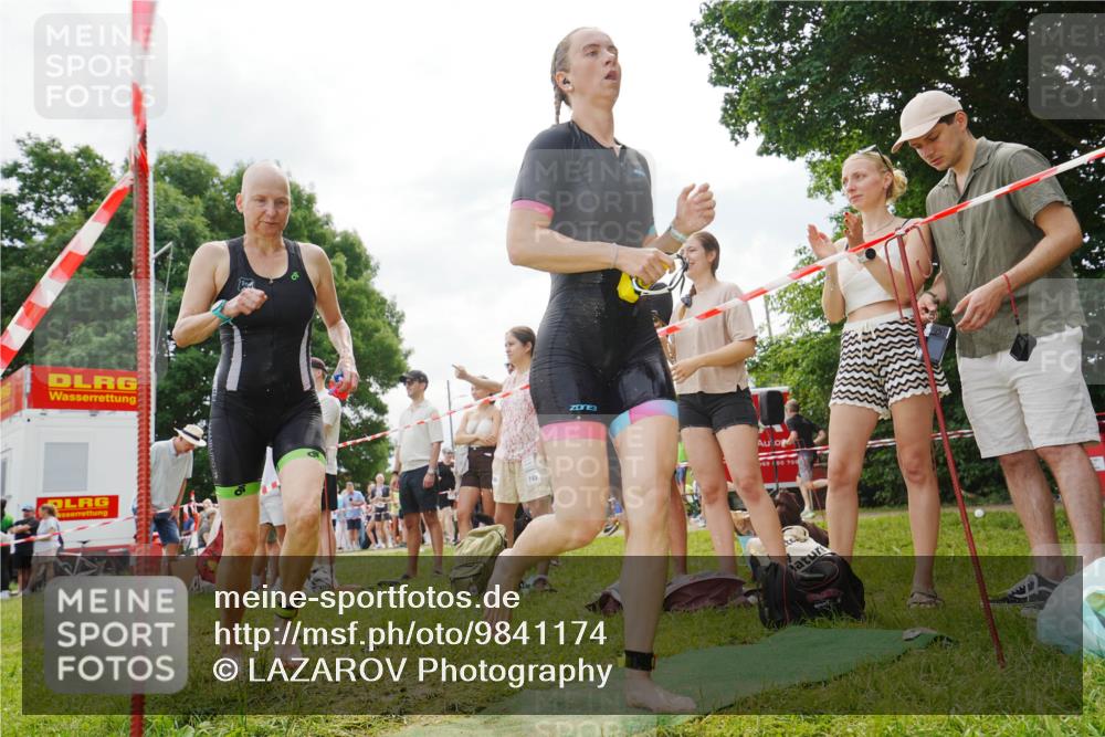 21.06.2026 - 29. Vierlanden-Triathlon LAZAROV Photography http://msf.ph/oto/9841174 21.06.2026 11:22:38 Schwimmen 841, 848, 873, 899, 906 meine-sportfotos.de