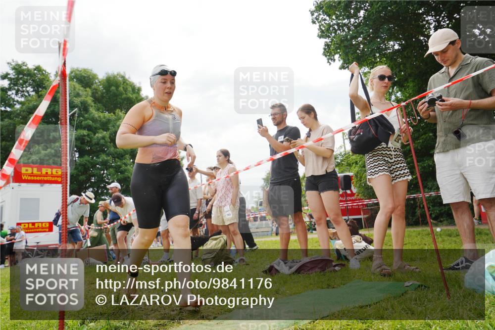 21.06.2026 - 29. Vierlanden-Triathlon LAZAROV Photography http://msf.ph/oto/9841176 21.06.2026 11:22:47 Schwimmen 841, 878, 885 meine-sportfotos.de