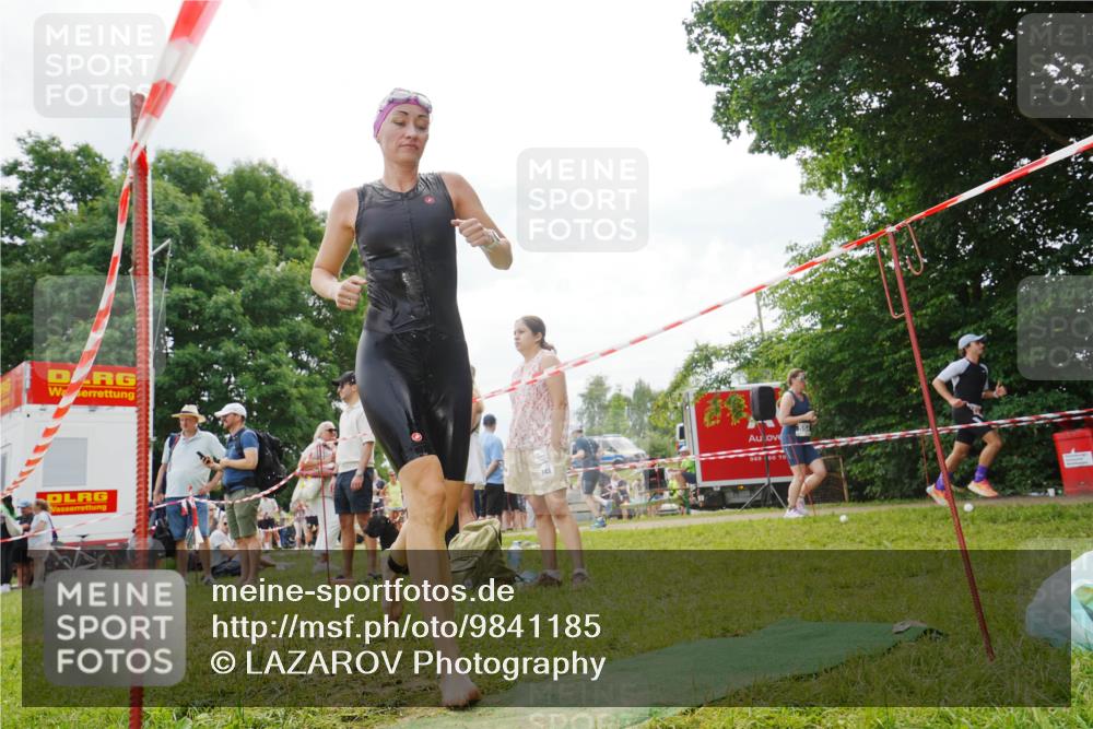 21.06.2026 - 29. Vierlanden-Triathlon LAZAROV Photography http://msf.ph/oto/9841185 21.06.2026 11:24:08 Schwimmen 865, 890 meine-sportfotos.de