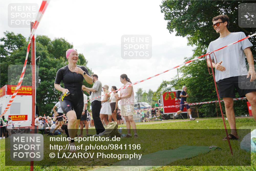 21.06.2026 - 29. Vierlanden-Triathlon LAZAROV Photography http://msf.ph/oto/9841196 21.06.2026 11:25:03 Schwimmen 832, 860 meine-sportfotos.de