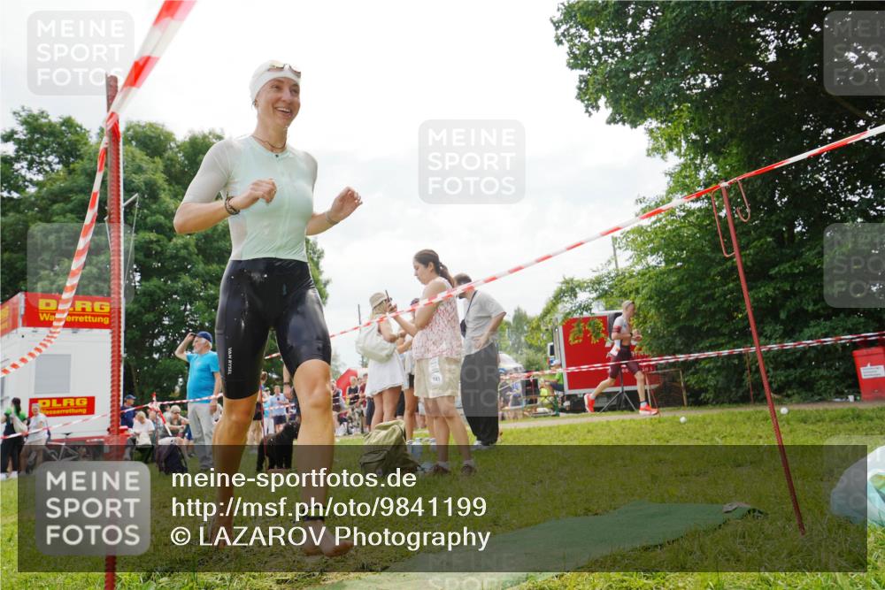 21.06.2026 - 29. Vierlanden-Triathlon LAZAROV Photography http://msf.ph/oto/9841199 21.06.2026 11:25:25 Schwimmen 881 meine-sportfotos.de