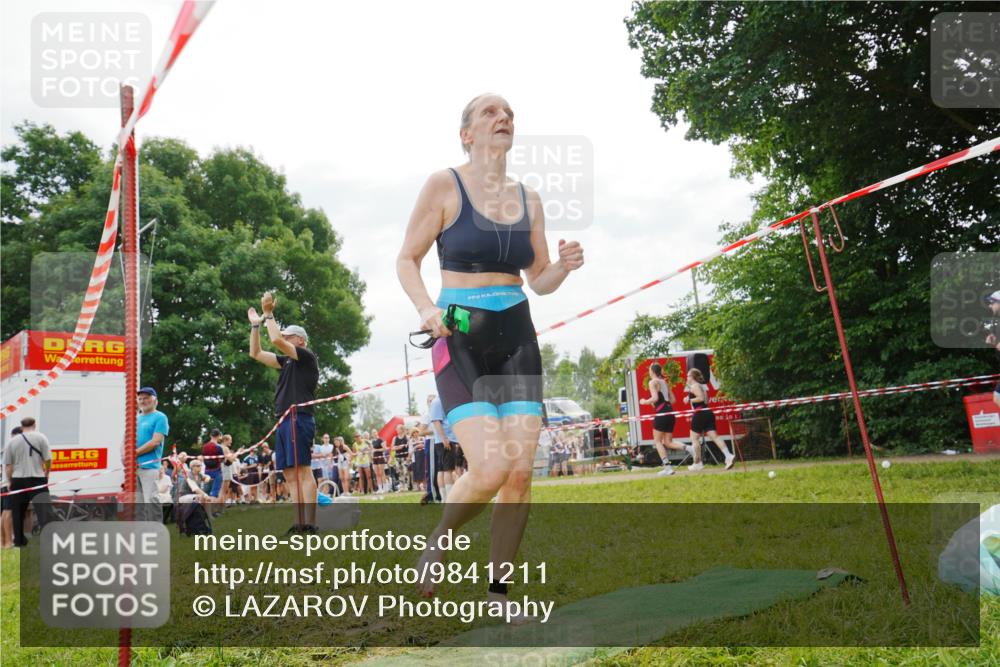 21.06.2026 - 29. Vierlanden-Triathlon LAZAROV Photography http://msf.ph/oto/9841211 21.06.2026 11:26:59 Schwimmen 855, 856, 861 meine-sportfotos.de