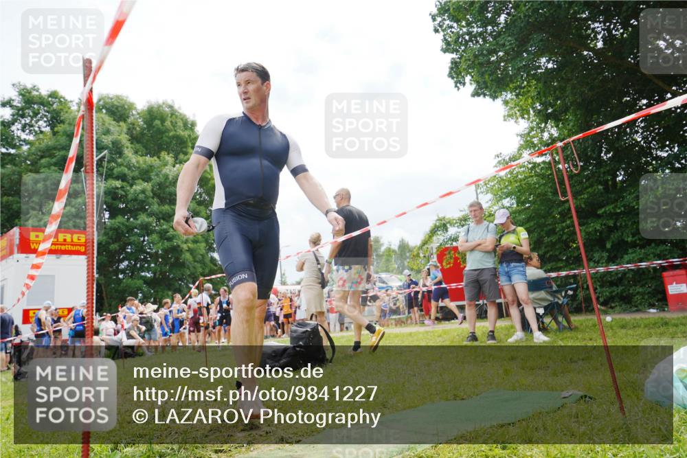 21.06.2026 - 29. Vierlanden-Triathlon LAZAROV Photography http://msf.ph/oto/9841227 21.06.2026 11:40:19 Schwimmen 796 meine-sportfotos.de