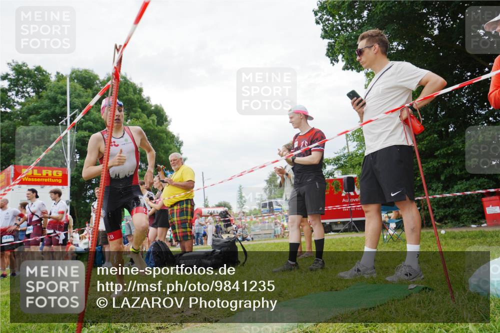 21.06.2026 - 29. Vierlanden-Triathlon LAZAROV Photography http://msf.ph/oto/9841235 21.06.2026 12:00:41 Schwimmen 918, 944 meine-sportfotos.de