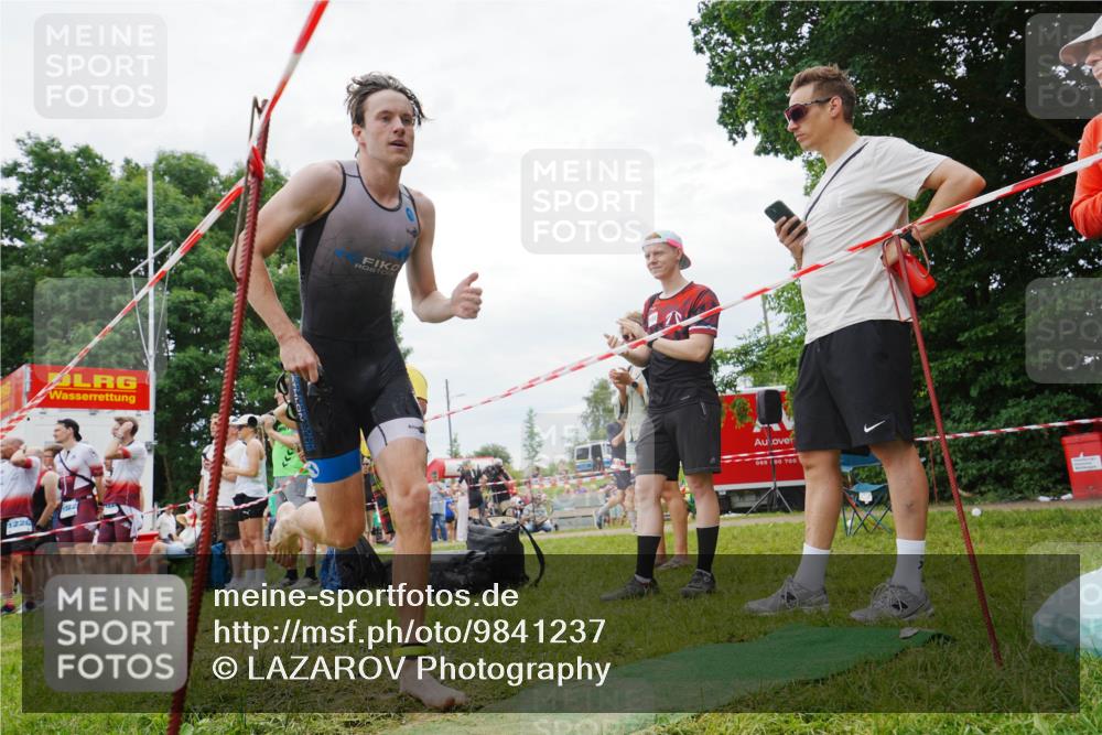 21.06.2026 - 29. Vierlanden-Triathlon LAZAROV Photography http://msf.ph/oto/9841237 21.06.2026 12:00:44 Schwimmen 918, 944 meine-sportfotos.de