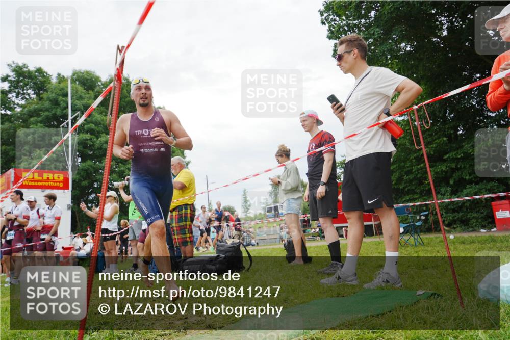 21.06.2026 - 29. Vierlanden-Triathlon LAZAROV Photography http://msf.ph/oto/9841247 21.06.2026 12:01:39 Schwimmen 952, 953, 966, 970 meine-sportfotos.de