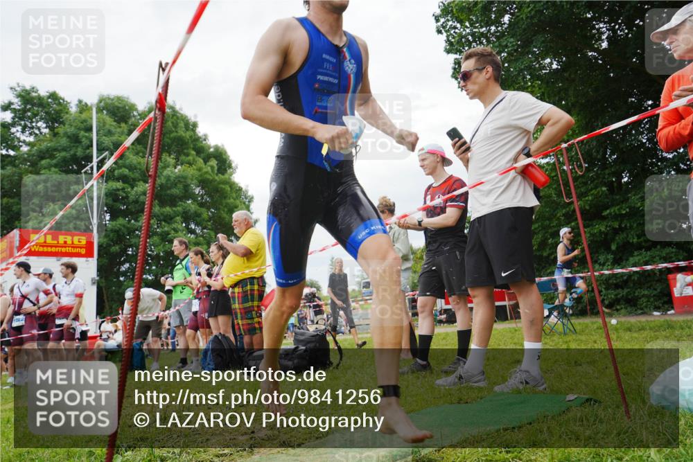 21.06.2026 - 29. Vierlanden-Triathlon LAZAROV Photography http://msf.ph/oto/9841256 21.06.2026 12:01:46 Schwimmen 909, 952, 953, 959, 974 meine-sportfotos.de