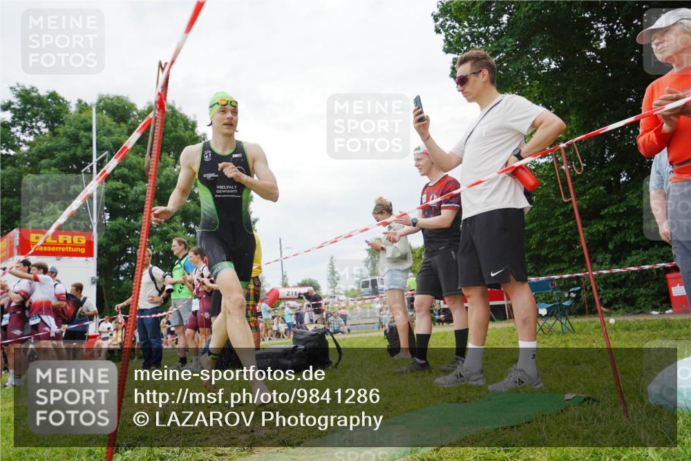 21.06.2026 - 29. Vierlanden-Triathlon LAZAROV Photography http://msf.ph/oto/9841286 21.06.2026 12:02:30 Schwimmen 925, 928, 936, 967 meine-sportfotos.de