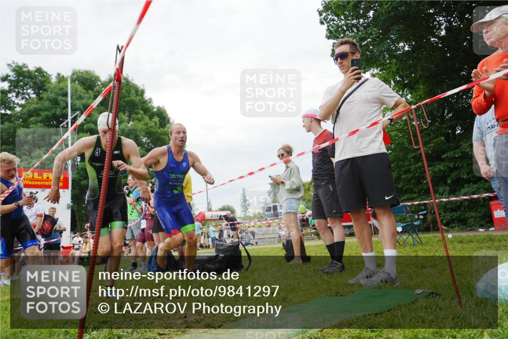 21.06.2026 - 29. Vierlanden-Triathlon LAZAROV Photography http://msf.ph/oto/9841297 21.06.2026 12:02:37 Schwimmen 908, 912, 923, 925, 933, 936, 938, 962, 967, 969 meine-sportfotos.de