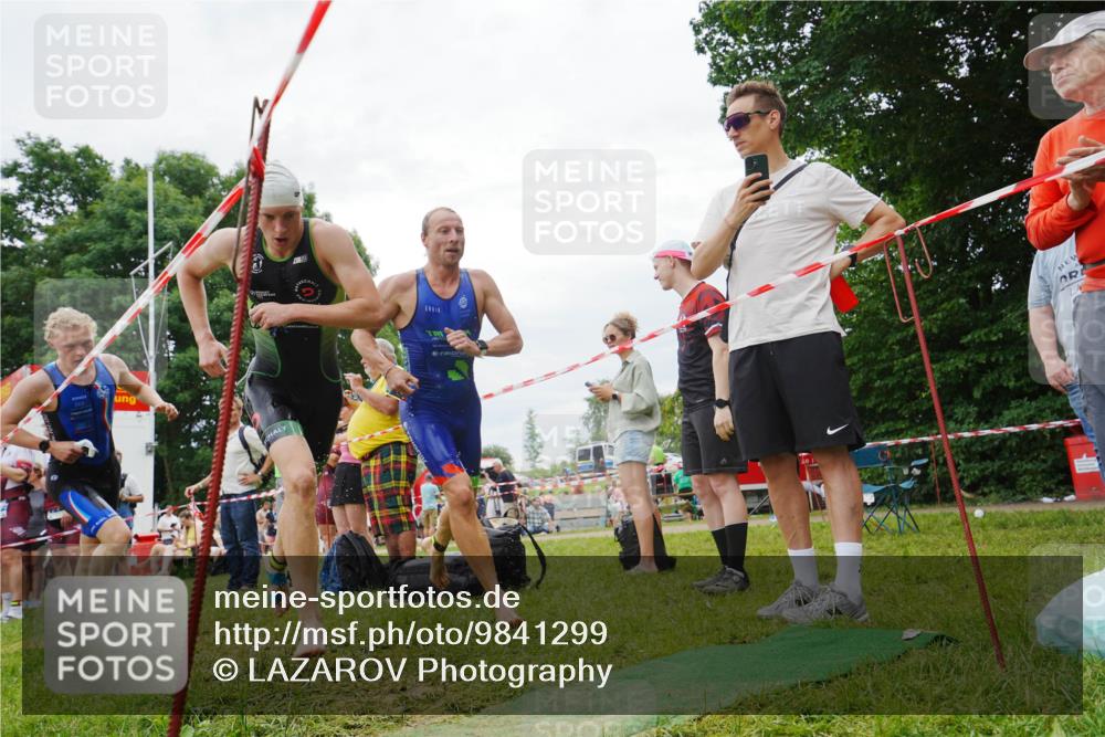 21.06.2026 - 29. Vierlanden-Triathlon LAZAROV Photography http://msf.ph/oto/9841299 21.06.2026 12:02:37 Schwimmen 908, 912, 923, 925, 933, 936, 938, 962, 967, 969 meine-sportfotos.de