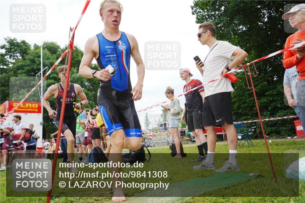 21.06.2026 - 29. Vierlanden-Triathlon LAZAROV Photography http://msf.ph/oto/9841308 21.06.2026 12:02:38 Schwimmen 908, 912, 923, 925, 933, 938, 943, 962, 967, 969 meine-sportfotos.de