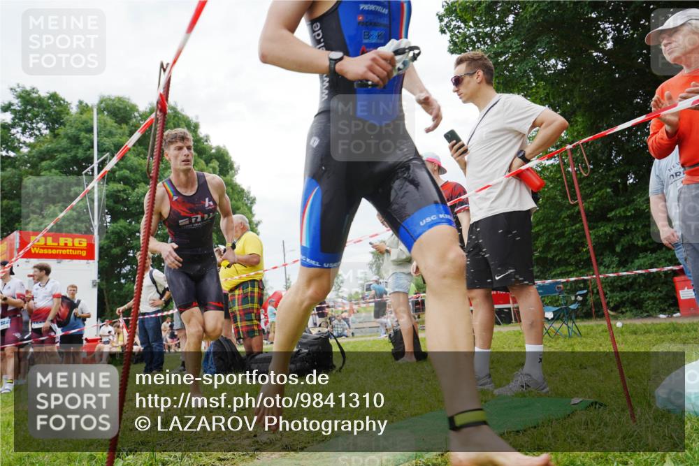 21.06.2026 - 29. Vierlanden-Triathlon LAZAROV Photography http://msf.ph/oto/9841310 21.06.2026 12:02:38 Schwimmen 908, 912, 923, 925, 933, 938, 943, 962, 967, 969 meine-sportfotos.de