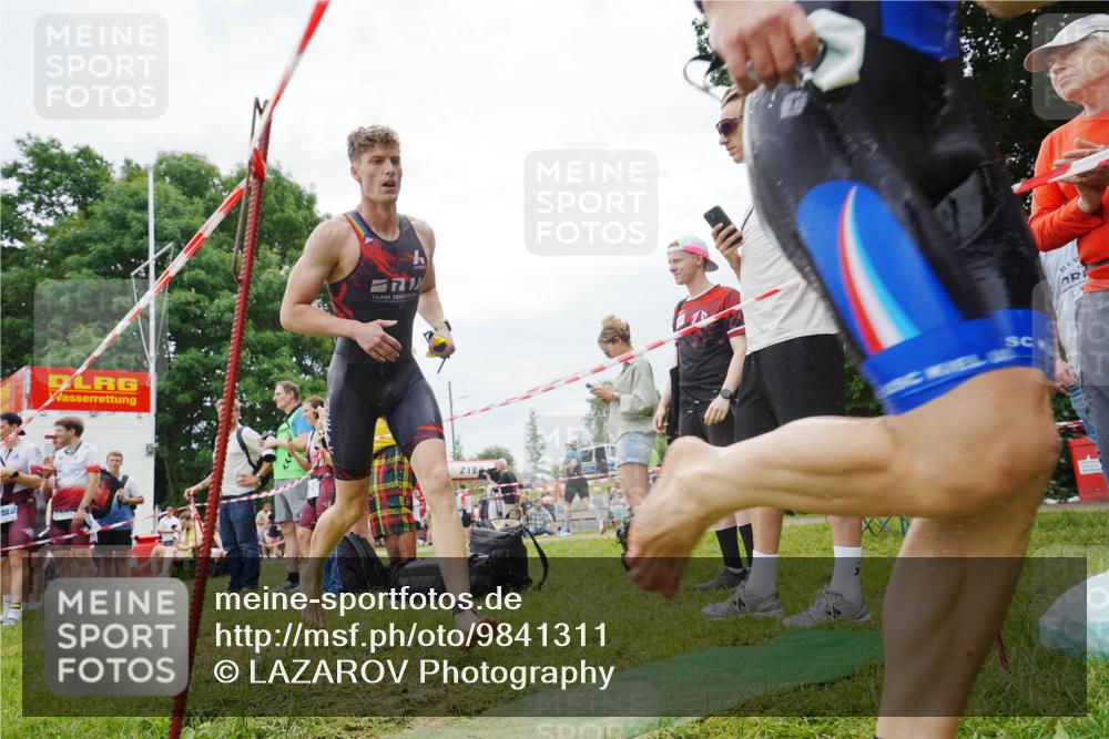 21.06.2026 - 29. Vierlanden-Triathlon LAZAROV Photography http://msf.ph/oto/9841311 21.06.2026 12:02:39 Schwimmen 908, 912, 923, 925, 933, 938, 943, 945, 962, 969 meine-sportfotos.de