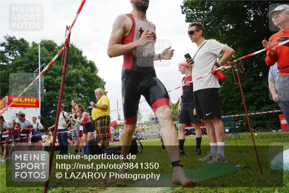 21.06.2026 - 29. Vierlanden-Triathlon LAZAROV Photography http://msf.ph/oto/9841350 21.06.2026 12:02:43 Schwimmen 908, 912, 921, 923, 933, 938, 943, 945, 962, 969, 977 meine-sportfotos.de