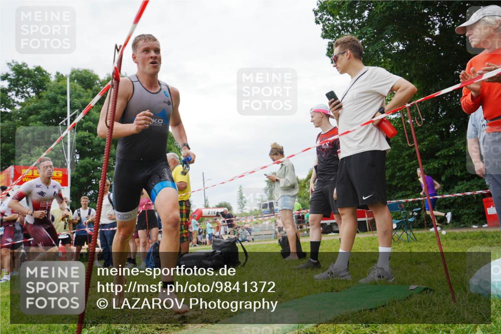 21.06.2026 - 29. Vierlanden-Triathlon LAZAROV Photography http://msf.ph/oto/9841372 21.06.2026 12:02:45 Schwimmen 908, 921, 923, 933, 943, 945, 960, 962, 969, 977 meine-sportfotos.de