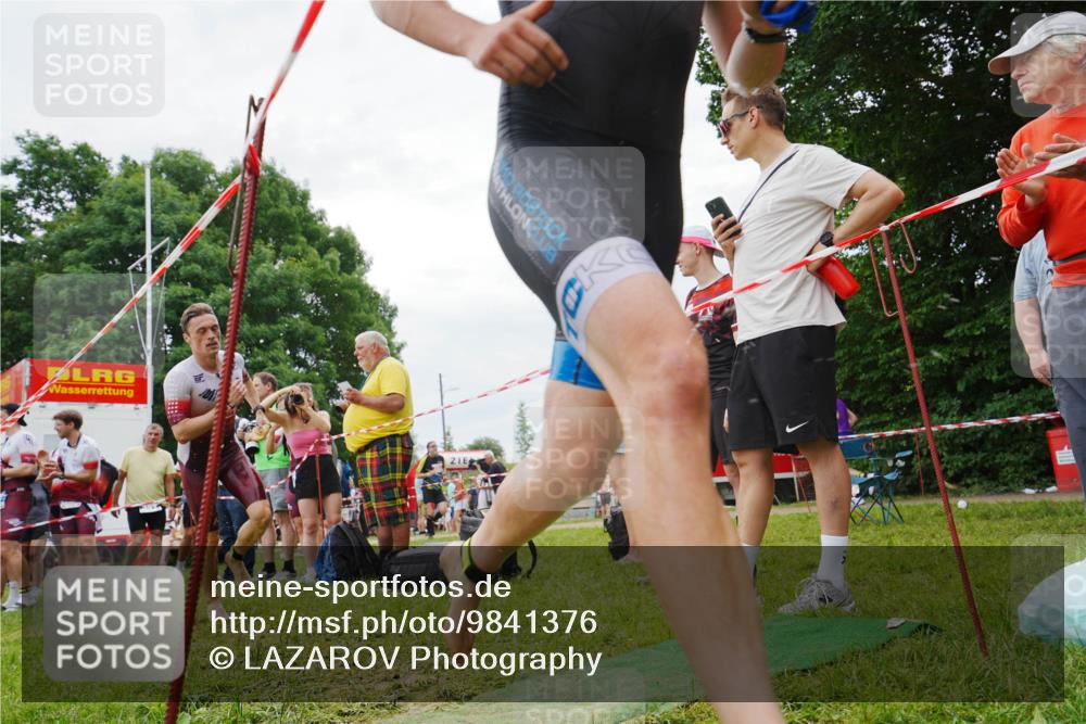 21.06.2026 - 29. Vierlanden-Triathlon LAZAROV Photography http://msf.ph/oto/9841376 21.06.2026 12:02:45 Schwimmen 908, 921, 923, 933, 943, 945, 960, 962, 969, 977 meine-sportfotos.de