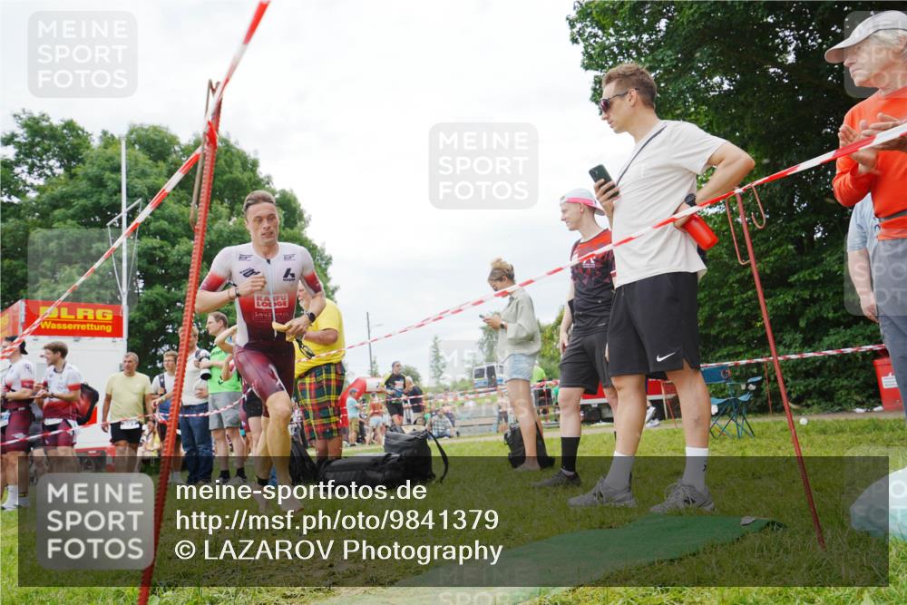 21.06.2026 - 29. Vierlanden-Triathlon LAZAROV Photography http://msf.ph/oto/9841379 21.06.2026 12:02:46 Schwimmen 908, 921, 923, 926, 933, 943, 945, 960, 962, 969, 977 meine-sportfotos.de