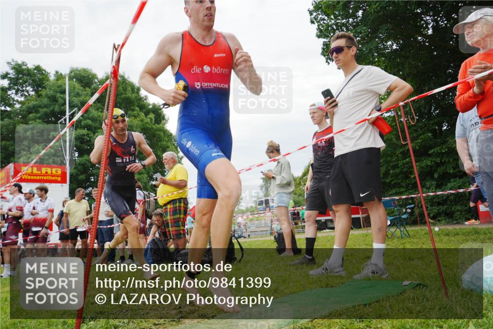 21.06.2026 - 29. Vierlanden-Triathlon LAZAROV Photography http://msf.ph/oto/9841399 21.06.2026 12:02:49 Schwimmen 921, 926, 943, 945, 960, 977 meine-sportfotos.de