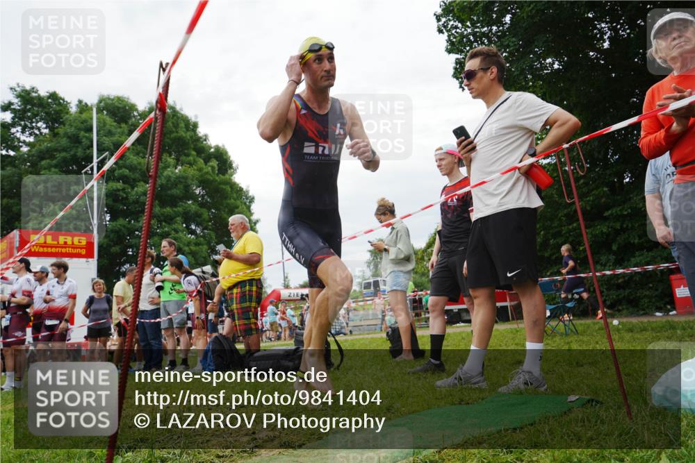 21.06.2026 - 29. Vierlanden-Triathlon LAZAROV Photography http://msf.ph/oto/9841404 21.06.2026 12:02:50 Schwimmen 921, 926, 943, 945, 960, 977 meine-sportfotos.de