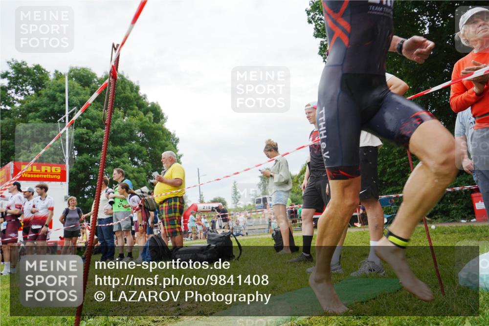 21.06.2026 - 29. Vierlanden-Triathlon LAZAROV Photography http://msf.ph/oto/9841408 21.06.2026 12:02:50 Schwimmen 921, 926, 943, 945, 960, 977 meine-sportfotos.de