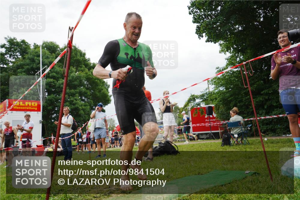 21.06.2026 - 29. Vierlanden-Triathlon LAZAROV Photography http://msf.ph/oto/9841504 21.06.2026 12:09:43 Schwimmen 930 meine-sportfotos.de