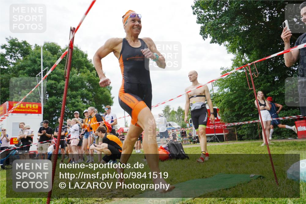 21.06.2026 - 29. Vierlanden-Triathlon LAZAROV Photography http://msf.ph/oto/9841519 21.06.2026 12:26:48 Schwimmen 994 meine-sportfotos.de