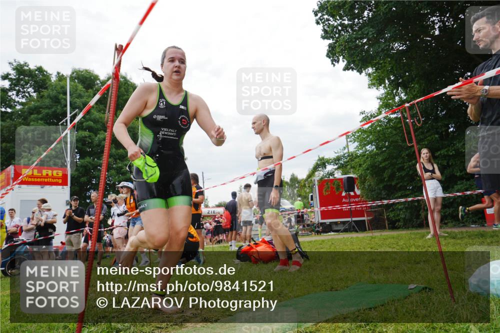 21.06.2026 - 29. Vierlanden-Triathlon LAZAROV Photography http://msf.ph/oto/9841521 21.06.2026 12:27:05 Schwimmen 1008, 1011 meine-sportfotos.de
