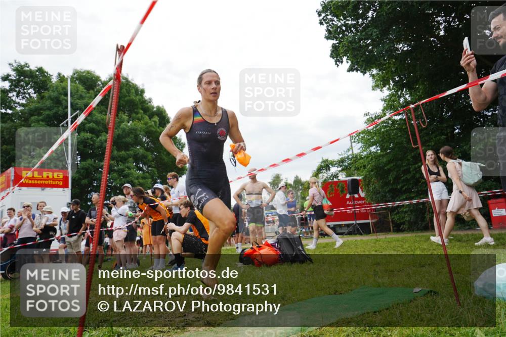 21.06.2026 - 29. Vierlanden-Triathlon LAZAROV Photography http://msf.ph/oto/9841531 21.06.2026 12:27:30 Schwimmen 996, 1003, 1014 meine-sportfotos.de