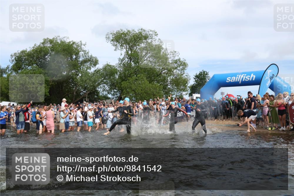 21.06.2026 - Viking Triathlon Michael Strokosch http://msf.ph/oto/9841542 21.06.2026 10:00:52 Schwimmen 27, 42, 46, 74, 98, 119, 176, 218, 371, 426, 441, 466, 565, 569, 643 meine-sportfotos.de