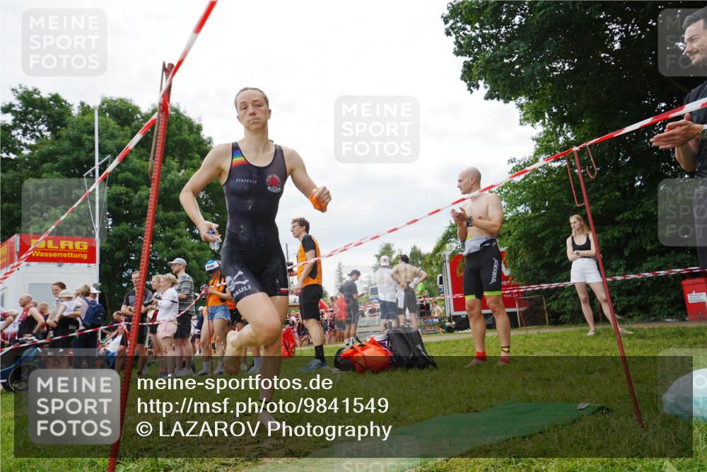 21.06.2026 - 29. Vierlanden-Triathlon LAZAROV Photography http://msf.ph/oto/9841549 21.06.2026 12:28:05 Schwimmen 1000, 1006, 1017 meine-sportfotos.de