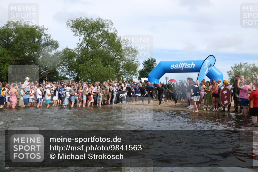 21.06.2026 - Viking Triathlon Michael Strokosch http://msf.ph/oto/9841563 21.06.2026 10:00:56 Schwimmen 17, 27, 42, 74, 98, 119, 218, 454, 466, 506, 565, 569, 623, 640, 643 meine-sportfotos.de