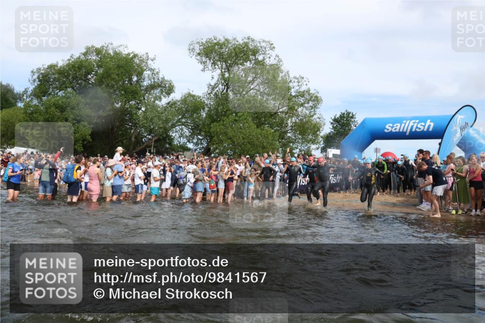 21.06.2026 - Viking Triathlon Michael Strokosch http://msf.ph/oto/9841567 21.06.2026 10:00:56 Schwimmen 17, 27, 42, 74, 98, 119, 218, 454, 466, 506, 565, 569, 623, 640, 643 meine-sportfotos.de