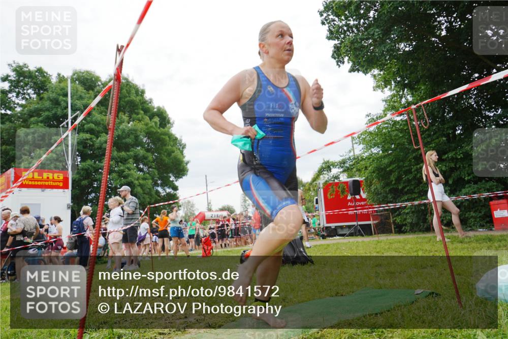 21.06.2026 - 29. Vierlanden-Triathlon LAZAROV Photography http://msf.ph/oto/9841572 21.06.2026 12:29:37 Schwimmen 992 meine-sportfotos.de