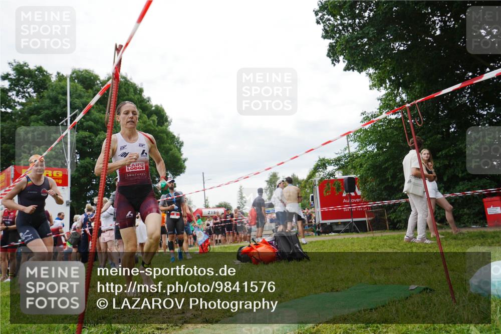 21.06.2026 - 29. Vierlanden-Triathlon LAZAROV Photography http://msf.ph/oto/9841576 21.06.2026 12:29:56 Schwimmen 987, 1004, 1016, 1021 meine-sportfotos.de