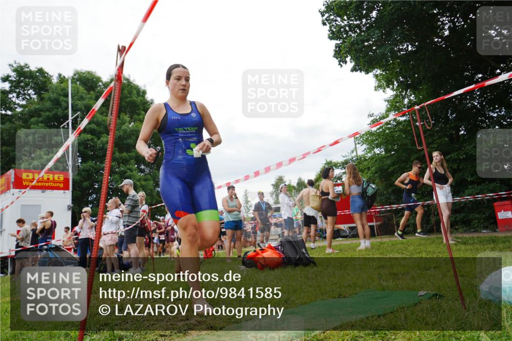 21.06.2026 - 29. Vierlanden-Triathlon LAZAROV Photography http://msf.ph/oto/9841585 21.06.2026 12:31:11 Schwimmen 988 meine-sportfotos.de