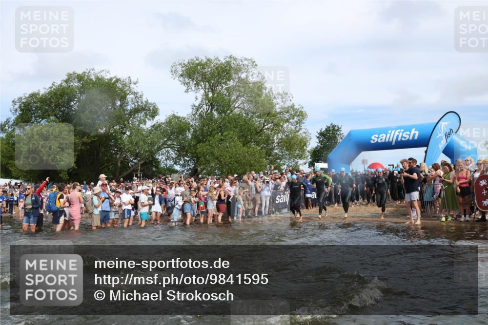 21.06.2026 - Viking Triathlon Michael Strokosch http://msf.ph/oto/9841595 21.06.2026 10:01:01 Schwimmen 14, 17, 27, 42, 74, 98, 180, 218, 249, 337, 454, 506, 527, 623, 640 meine-sportfotos.de