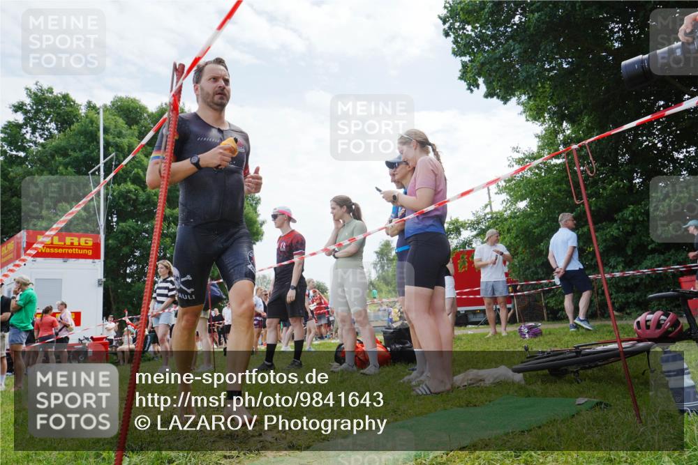 21.06.2026 - 29. Vierlanden-Triathlon LAZAROV Photography http://msf.ph/oto/9841643 21.06.2026 12:59:20 Schwimmen 1051, 1076, 1077, 1081 meine-sportfotos.de