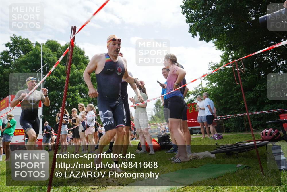 21.06.2026 - 29. Vierlanden-Triathlon LAZAROV Photography http://msf.ph/oto/9841668 21.06.2026 12:59:47 Schwimmen 1034, 1036, 1037, 1058, 1061, 1069, 1079 meine-sportfotos.de