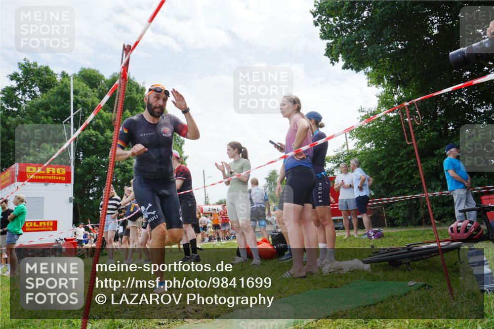 21.06.2026 - 29. Vierlanden-Triathlon LAZAROV Photography http://msf.ph/oto/9841699 21.06.2026 13:01:12 Schwimmen 1073, 1084, 1089 meine-sportfotos.de