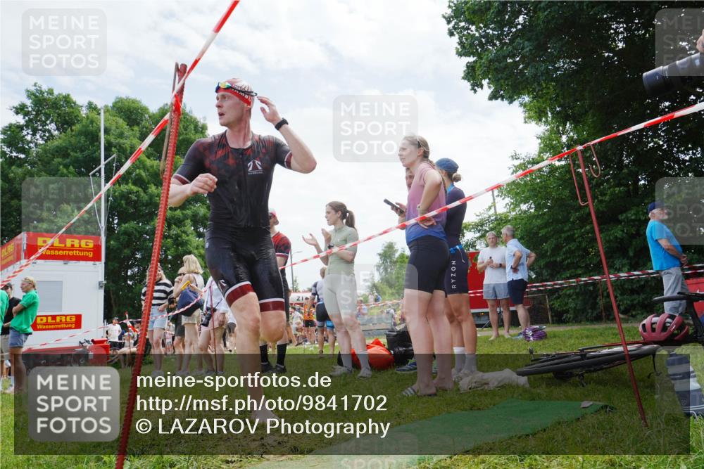 21.06.2026 - 29. Vierlanden-Triathlon LAZAROV Photography http://msf.ph/oto/9841702 21.06.2026 13:01:14 Schwimmen 1073, 1084, 1089 meine-sportfotos.de