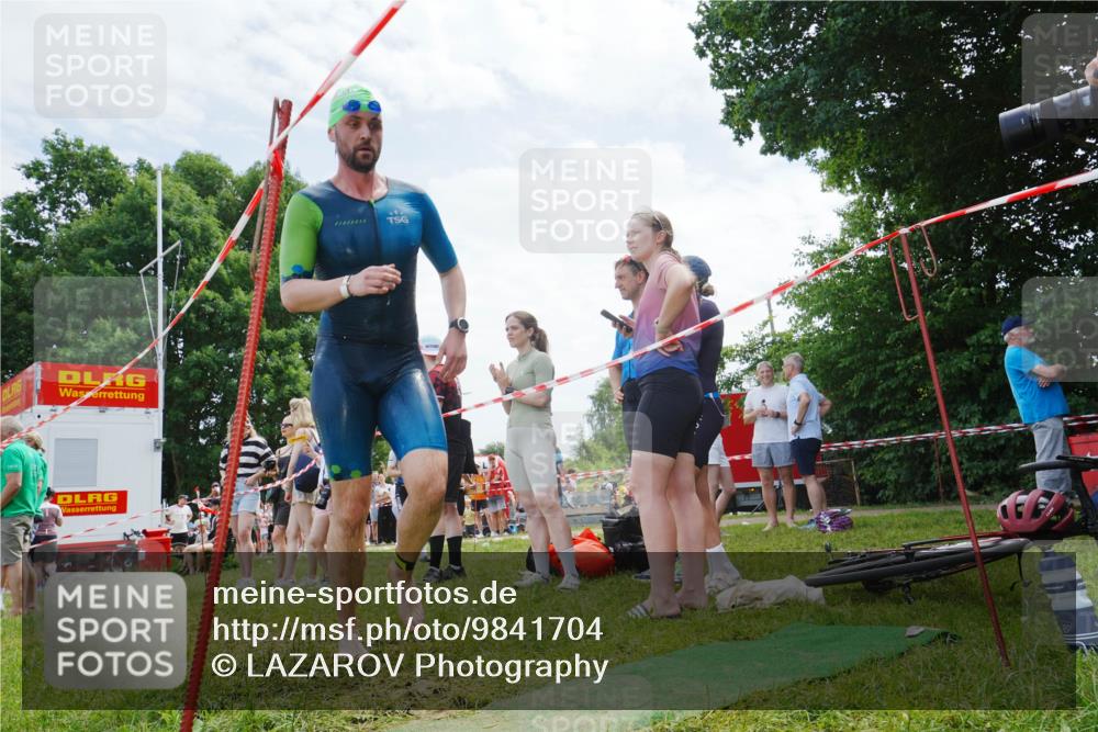 21.06.2026 - 29. Vierlanden-Triathlon LAZAROV Photography http://msf.ph/oto/9841704 21.06.2026 13:01:21 Schwimmen 1038, 1073 meine-sportfotos.de