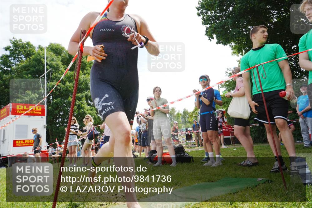 21.06.2026 - 29. Vierlanden-Triathlon LAZAROV Photography http://msf.ph/oto/9841736 21.06.2026 13:07:41 Schwimmen 1116 meine-sportfotos.de