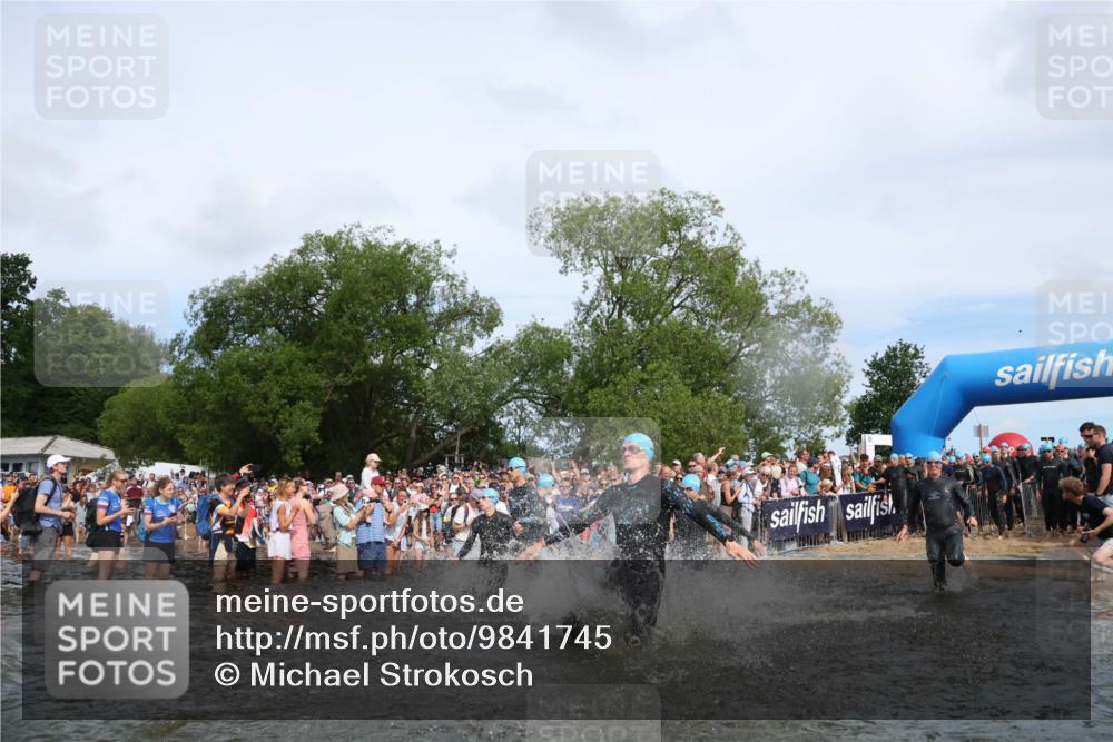 21.06.2026 - Viking Triathlon Michael Strokosch http://msf.ph/oto/9841745 21.06.2026 10:01:28 Schwimmen 13, 26, 28, 51, 131, 145, 271, 300, 500, 568, 576, 665 meine-sportfotos.de
