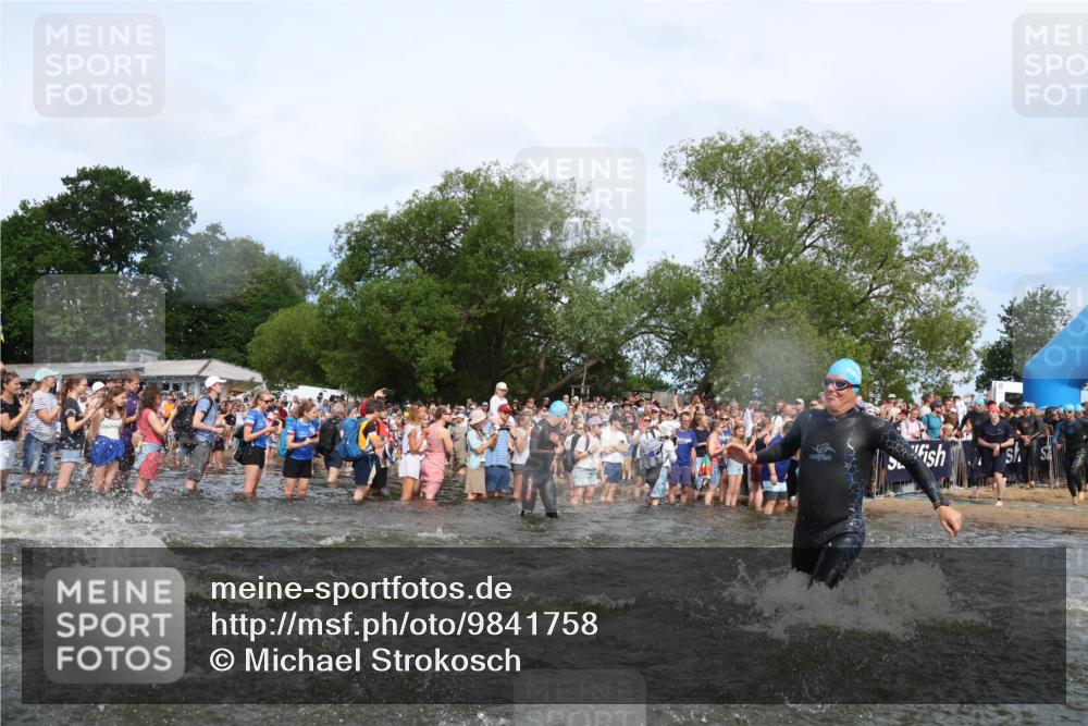 21.06.2026 - Viking Triathlon Michael Strokosch http://msf.ph/oto/9841758 21.06.2026 10:01:31 Schwimmen 13, 26, 28, 51, 62, 145, 300, 311, 359, 500, 551, 568, 576, 627, 665 meine-sportfotos.de