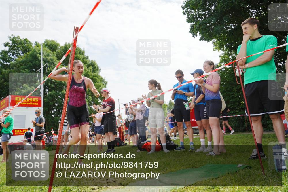 21.06.2026 - 29. Vierlanden-Triathlon LAZAROV Photography http://msf.ph/oto/9841759 21.06.2026 13:09:43 Schwimmen 1110, 1126, 1132, 1154 meine-sportfotos.de
