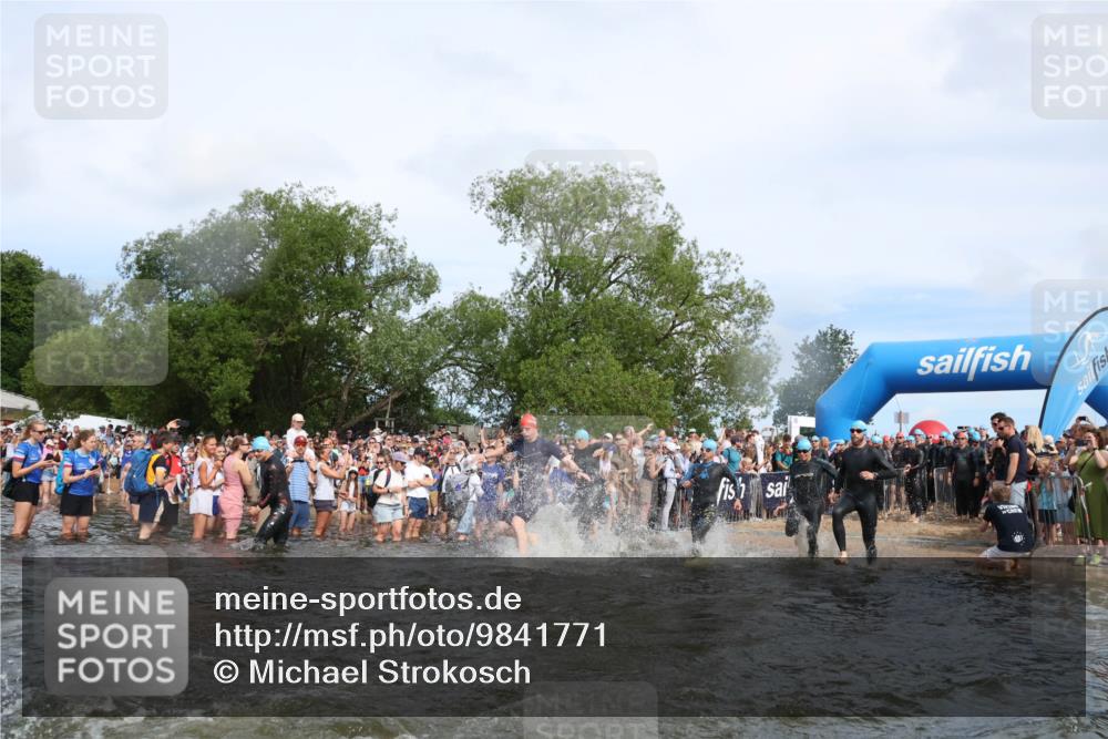 21.06.2026 - Viking Triathlon Michael Strokosch http://msf.ph/oto/9841771 21.06.2026 10:01:33 Schwimmen 13, 26, 28, 51, 62, 109, 113, 145, 161, 278, 300, 311, 359, 500, 551, 568, 576, 627, 633, 665 meine-sportfotos.de