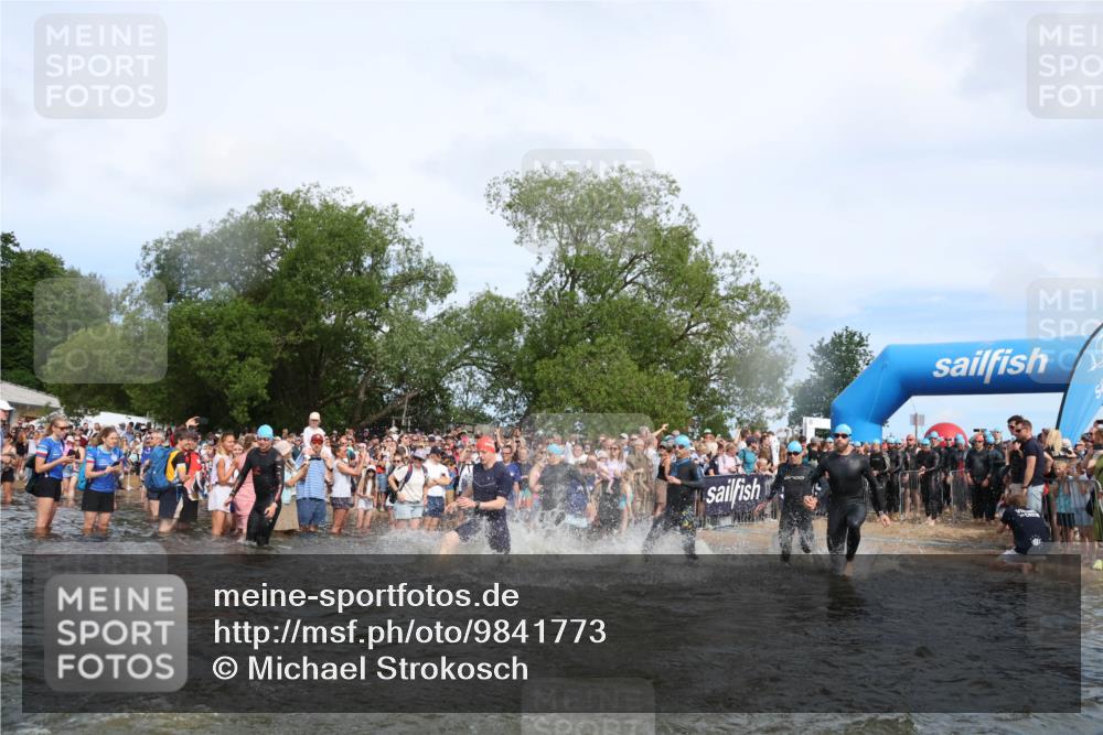 21.06.2026 - Viking Triathlon Michael Strokosch http://msf.ph/oto/9841773 21.06.2026 10:01:33 Schwimmen 13, 26, 28, 51, 62, 109, 113, 145, 161, 278, 300, 311, 359, 500, 551, 568, 576, 627, 633, 665 meine-sportfotos.de