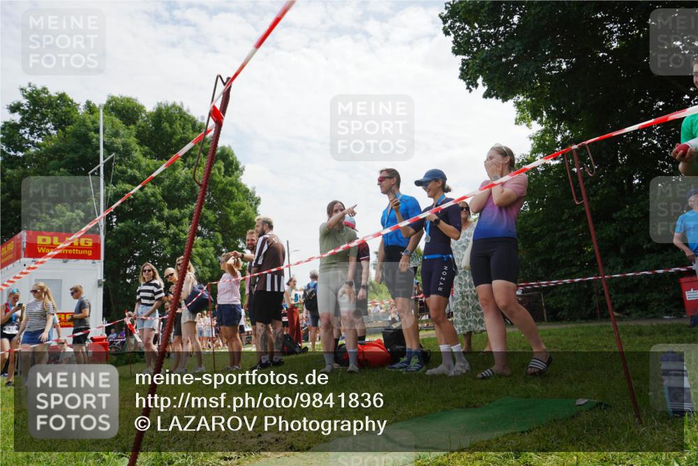 21.06.2026 - 29. Vierlanden-Triathlon LAZAROV Photography http://msf.ph/oto/9841836 21.06.2026 13:11:46 Schwimmen 1122, 1128, 1136, 1146, 1150, 1156, 1166 meine-sportfotos.de